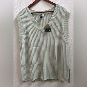 H&M L Light Sage relaxed fit Sweater Vest, great used condition & Earrings